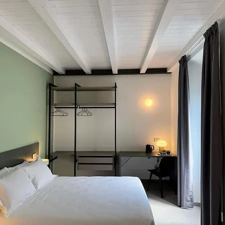 Urban Living בית הארחה קומו