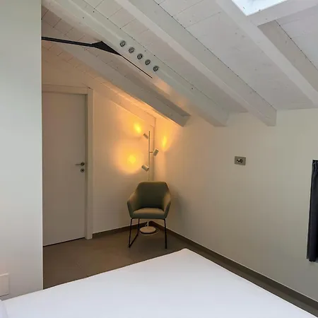 Urban Living 3* Como