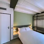 Urban Living 3* Como